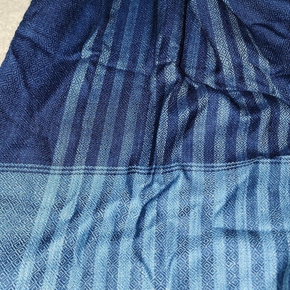 New Boutique Scarf - Picture 2 of 5